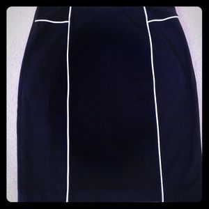 T Tahari Pull-on Black Pencil Skirt NWT